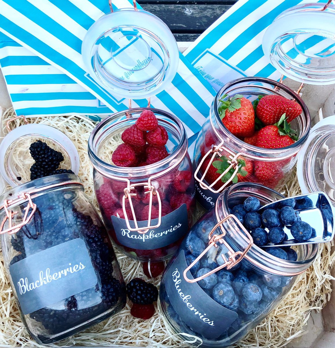 HandFmagazine's tweet photo. Pick ‘n mix with a healthy twist! Thanks @seasonalberries the perfect sunshine treat ☀️🍓#seasonalberries #berries #fruit #fiveadaygoals https://t.co/S2vFCbQbcq