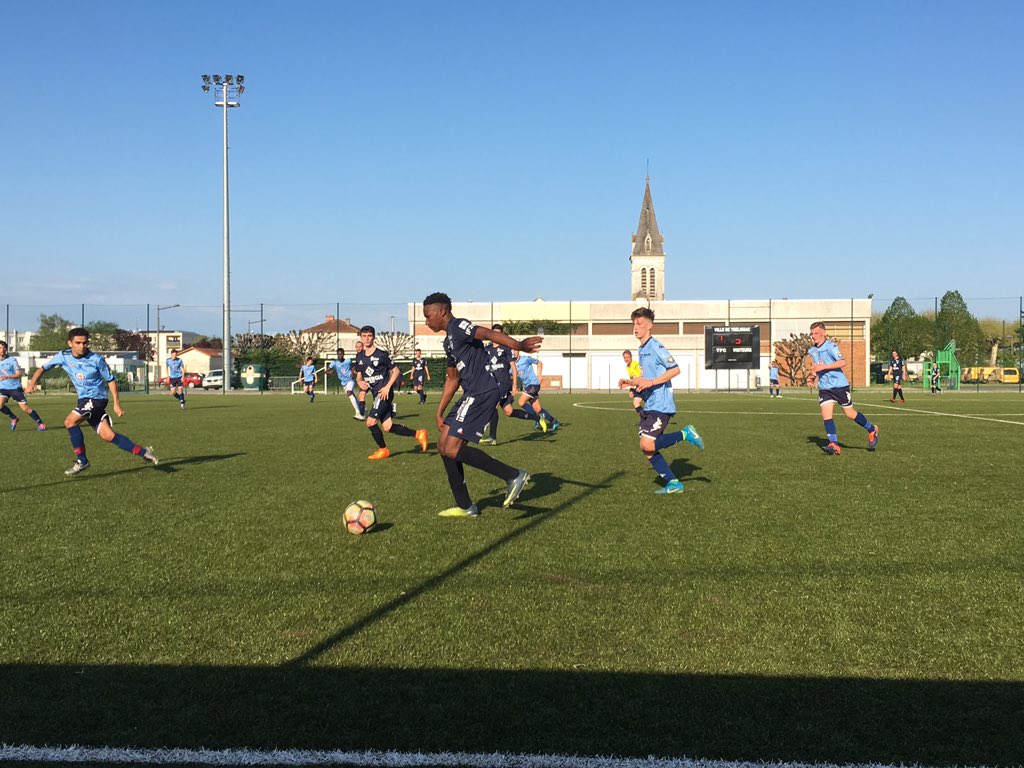 BPFC24's tweet photo. U19 : En direct du match amical entre le #BPFC et le @TrelissacFC ! ⚽️☀️ https://t.co/N0RyWUzptF