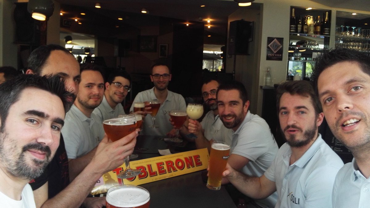 _JulienAlbert's tweet photo. On finit en beauté @DevoxxFR avec #ISCFrance et @SQLI_FR. Merci pour les confs, les goodies, les soirées, le #toblerone (@SonarSource), c'était top! See you next year! #DevoxxFR #SQLI #Geek #fun #Bordeaux #Nantes #dev https://t.co/FooOt23HqS
