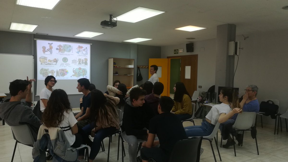 esther_campillo's tweet photo. Gracies als i les joves de @insargentona.
Treballem les nostres habilitats.
#fem_tec #empreneduria #actitutvital https://t.co/M6pDhqBV2J