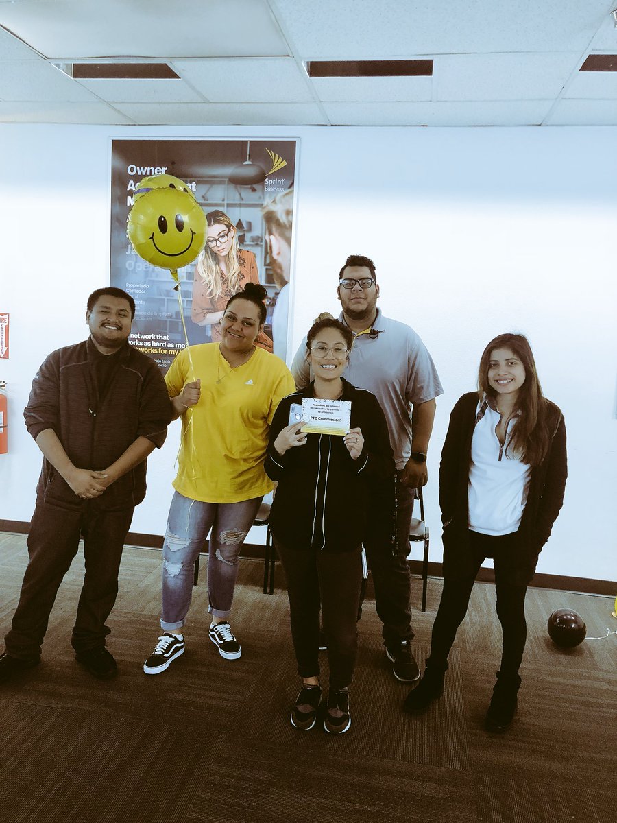 #TeamWestern excited for the new #PartnerUp program @AlexisRendonLA  <a href="/kkwestisbest/">kevin kunkel</a>