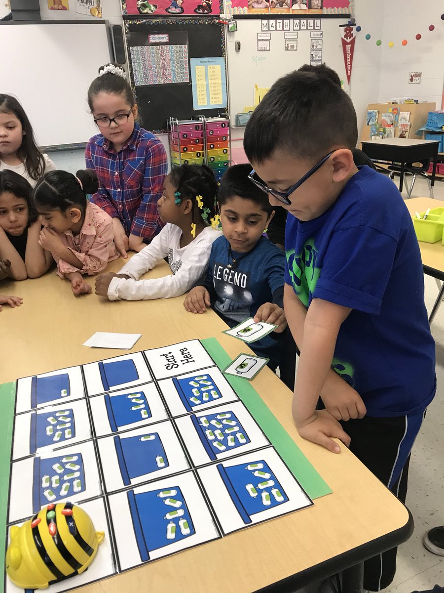nikteachkdg's tweet image. Coding Day in #atozcountdown #codinginKinder #PantherEdChat #cusd300