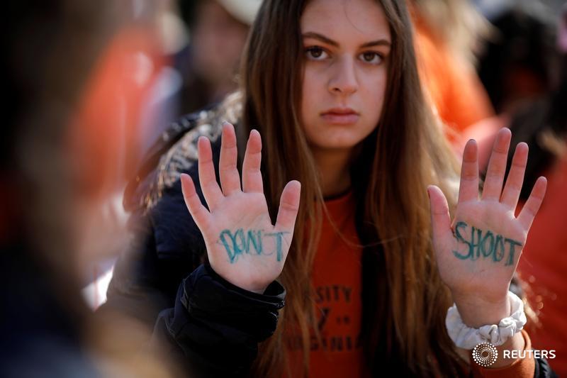 reuterspictures's tweet photo. Thousands of students walk out of classes to mark the 19th anniversary of the massacre at Columbine High School https://t.co/QL5p0W9wUd #NationalSchoolWalkout https://t.co/3oZaOfah4A