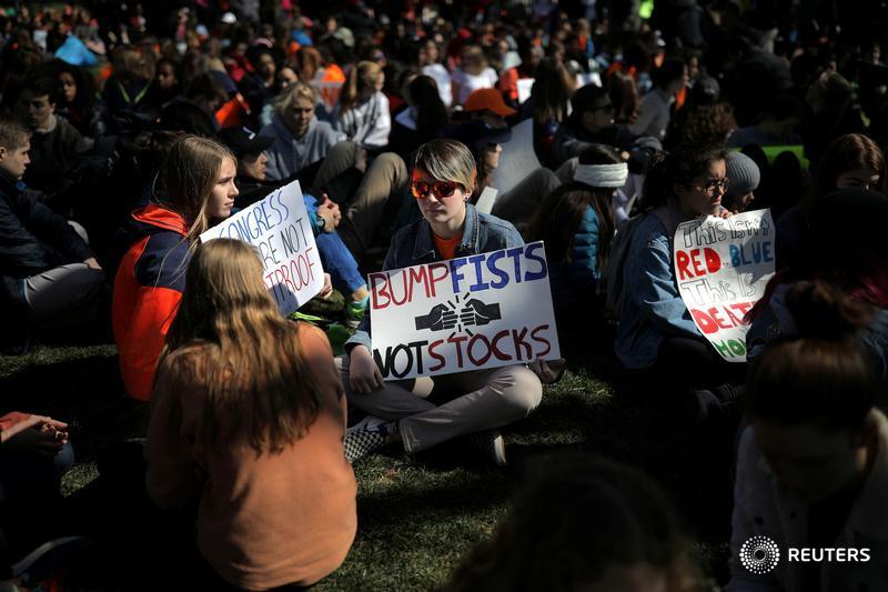 reuterspictures's tweet photo. Thousands of students walk out of classes to mark the 19th anniversary of the massacre at Columbine High School https://t.co/QL5p0W9wUd #NationalSchoolWalkout https://t.co/3oZaOfah4A