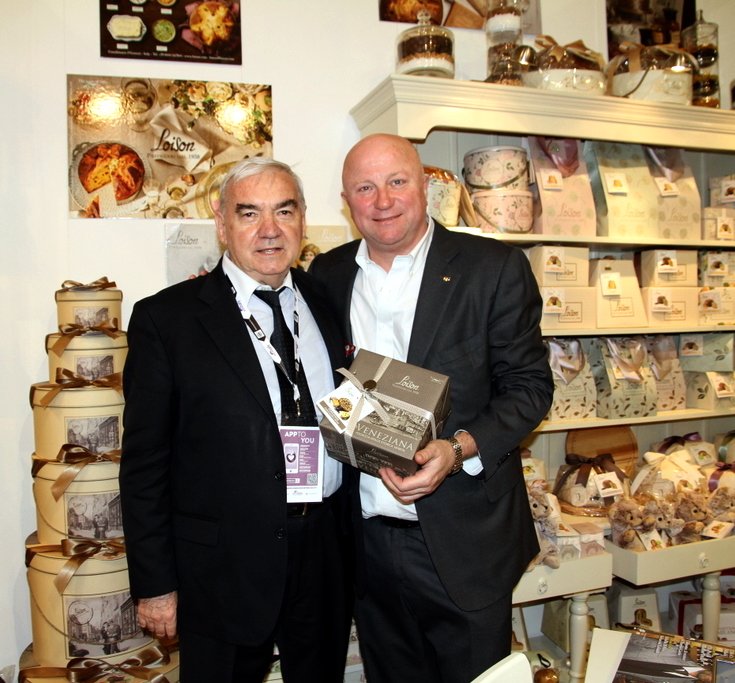 loisonpanettone's tweet photo. #Vinitaly : tutti pazzi per le nuove Veneziane Speziate #Loison!
📰 Leggi il comunicato: https://t.co/RgDLKhHRAK
#pressLoison #Vinitaly2018 https://t.co/vHt1VrdxKs