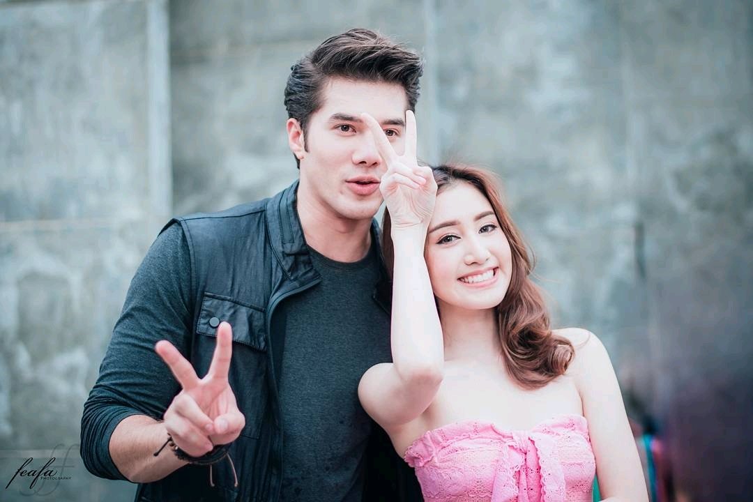 pimprapa_pimt's tweet photo. รักคุณทั้งคู่ คิดถึงคุณสองคนมาก ❤ 
Mik &amp; Pim 🙈❤ #ละครกาลครั้งหนึ่งในหัวใจ 🎉 Love youuuu!!!! https://t.co/3dG0iZCgNx