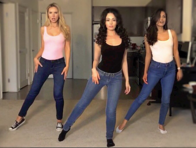 New video at 10am on IG 😛🍑 https://t.co/hnyTyRwg9N<a href="/tag/newhair"class="tags"><span>#newhair</span></a>