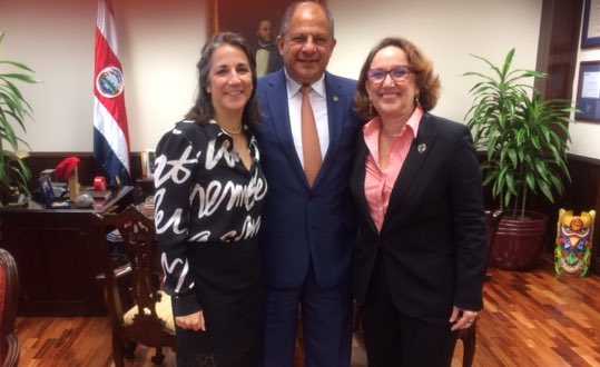 Gracias a <a href="/luisguillermosr/">Luis Guillermo Solís</a>, Presidente de Costa Rica por su compromiso con #Iberoamérica y por garantizar los compromisos de <a href="/SEGIBdigital/">SEGIB</a>. Esta siempre será su casa. #SomosIberoamérica