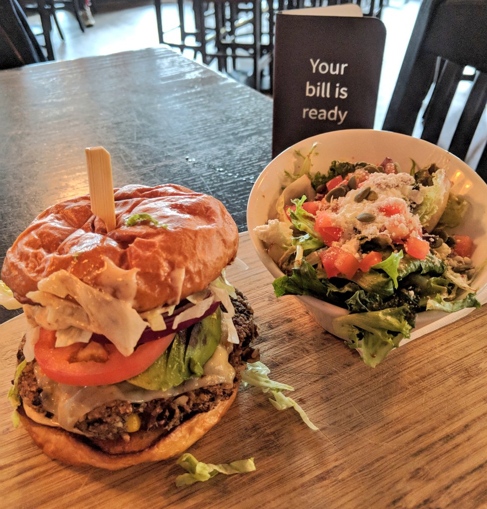 zubject's tweet photo. Hands down the best veggie burger and the fastest payment experience at a restaurant. @CeilisRichmnd #restaurant #Burger #vegetarian #Irish #RichmondBC #readytopay https://t.co/XV8Rn4tuJ6