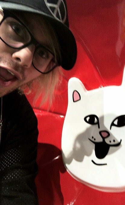MEOWMlKEY's tweet photo. angel. https://t.co/K9WdfL4MtU