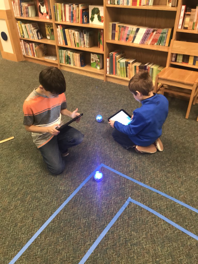 LibraryMakerLab's tweet photo. Hoover Ss persevered & had great fun coding today! We’re fortunate to have so many #hawksome devices to use! Thank you @mattsmakerspace and @mtlsdgiehll #leboproud #MTLSDSteam https://t.co/lCvdCkdxMT