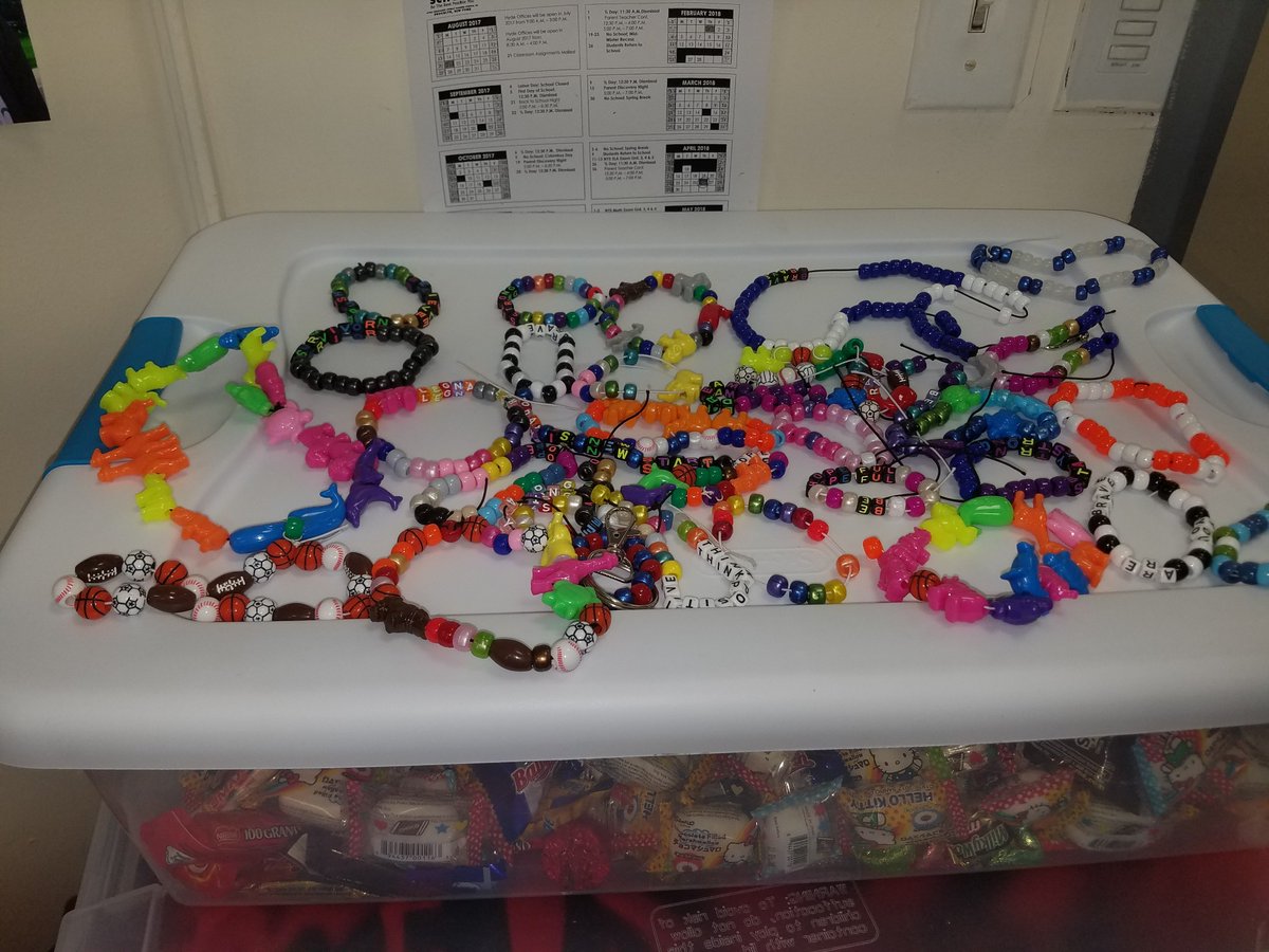 Its #GivingBack season! The matches at East NY have joined in on the festivities. They created positivity bracelets and cards. 

#instrumentsofchange