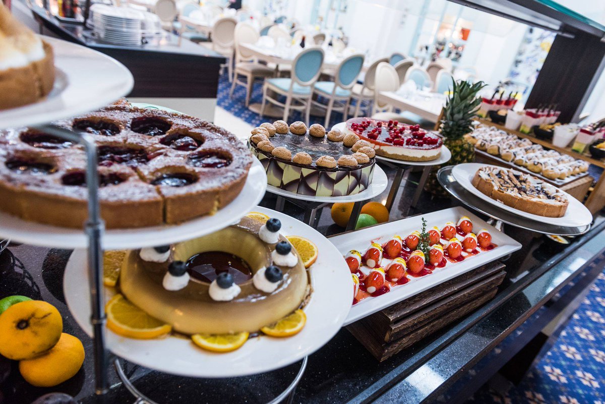 VictoriaHotelMT's tweet photo. #SundayLunch at the #Copperfields Restaurant! Treat yourself to a lavish buffet 🍨🍰🍷🍝
Don't forget to book your table by calling +356 2133 4711 https://t.co/ugWzrFGqAq