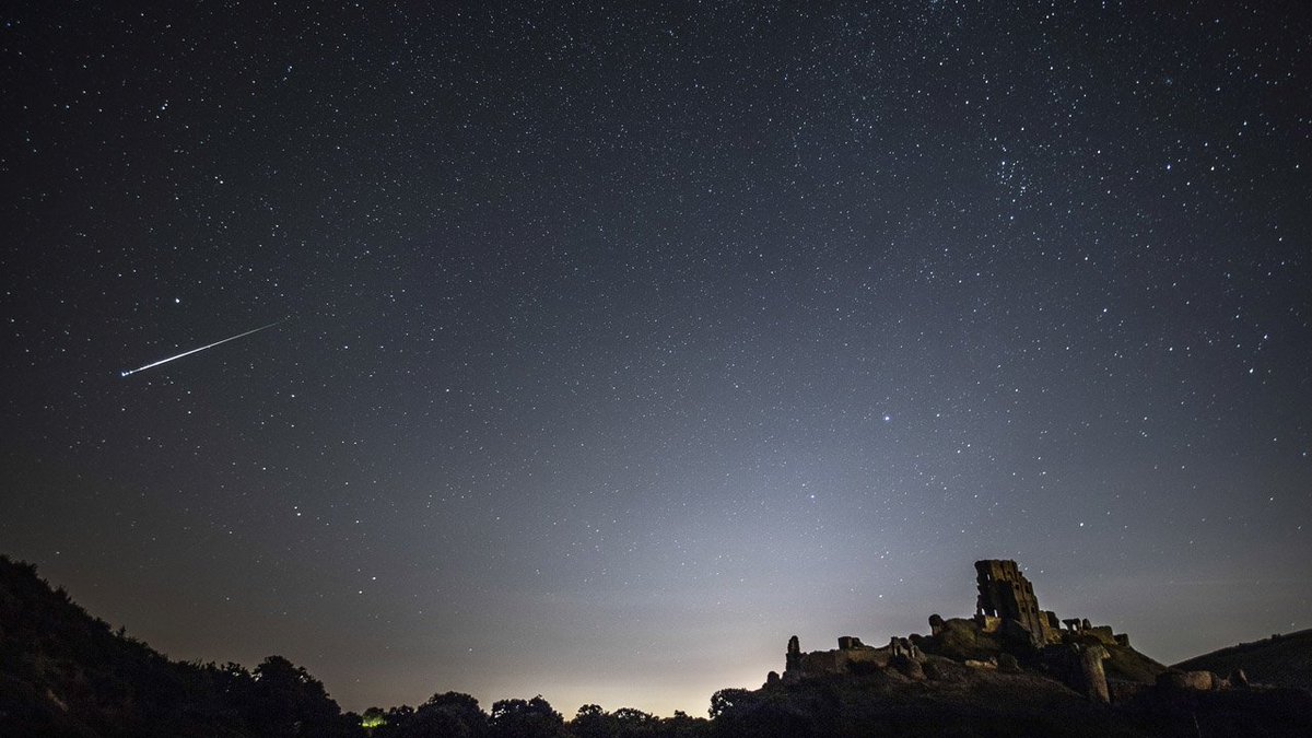 The Lyrid meteor shower is set to put on a show above South Florida this weekend bit.ly/2HgysoG?utm_so… https://t.co/JWn57b2xuJ