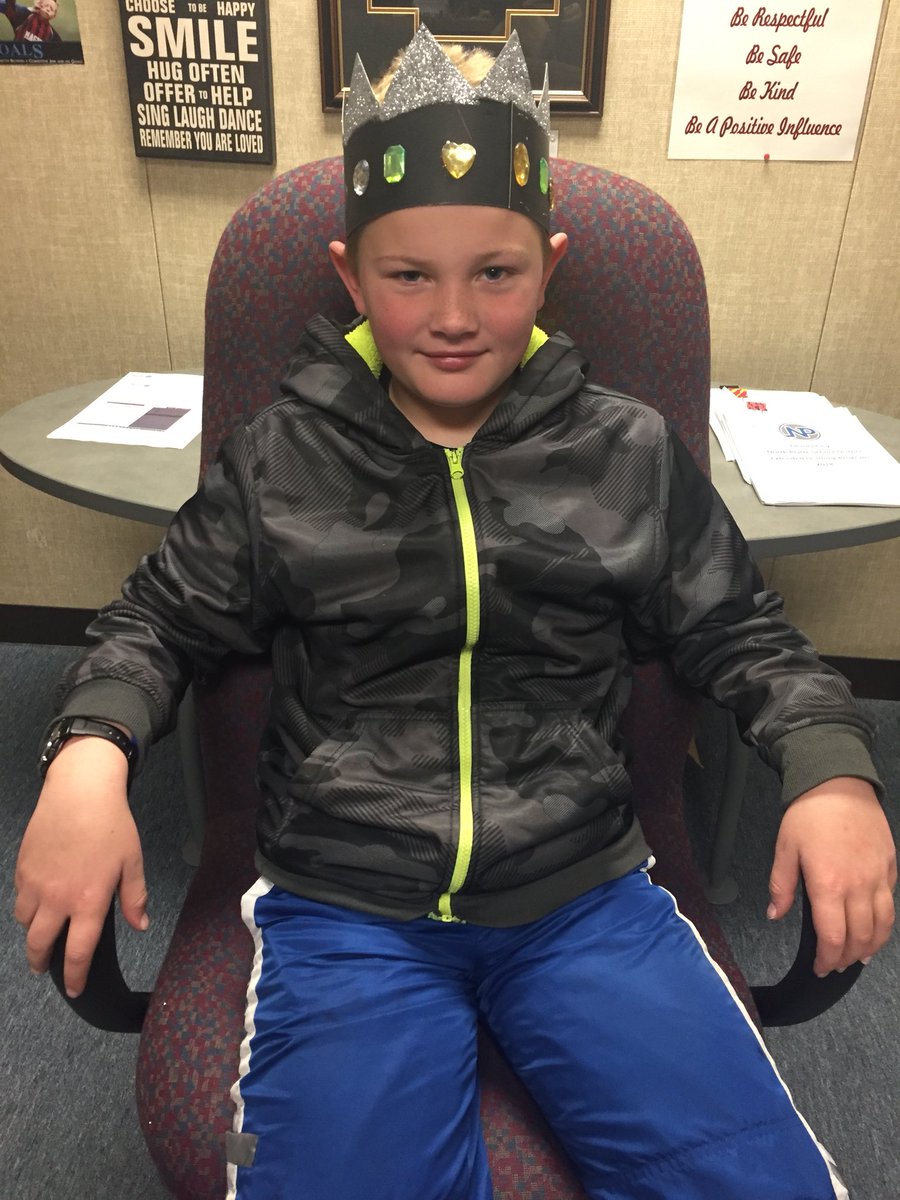 FruhwirthGreg's tweet photo. Sir Carter is King of Washington Elementary today👑 #Washwildcats #PBIS https://t.co/7AzqsSYKVK