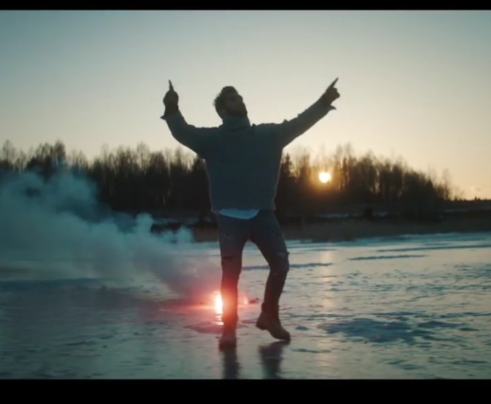 Charlen15424639's tweet photo. Le clip de kendji girac "Maria Maria" est enfin disponible le lien juste ici 👉https://t.co/ZKCva0L615 🎤📹 https://t.co/JBtON0IKei
