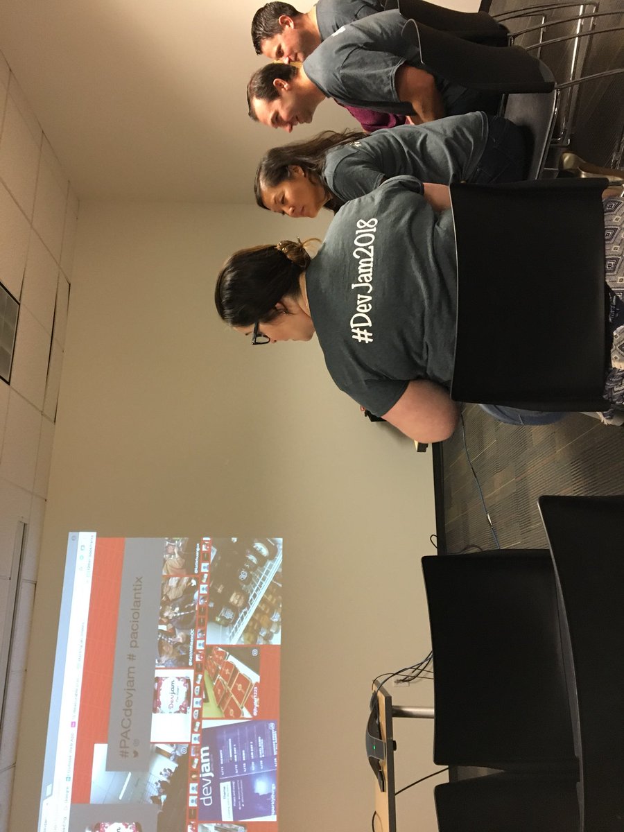 creativemakiWRD's tweet photo. #PACdevjam The judges are ready! Go Spirit Team!! https://t.co/4fWcXTvdp8