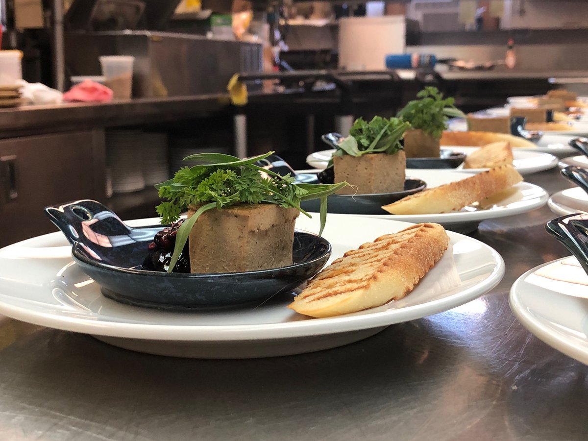 Forest_LakeCC's tweet photo. Mouth watering and elegant. https://t.co/3rQSxP3D7p