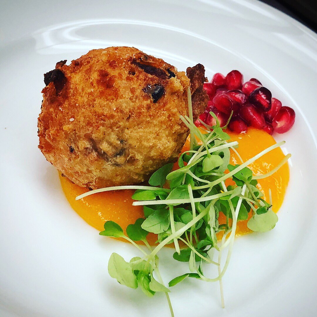 Forest_LakeCC's tweet photo. Mouth watering and elegant. https://t.co/3rQSxP3D7p