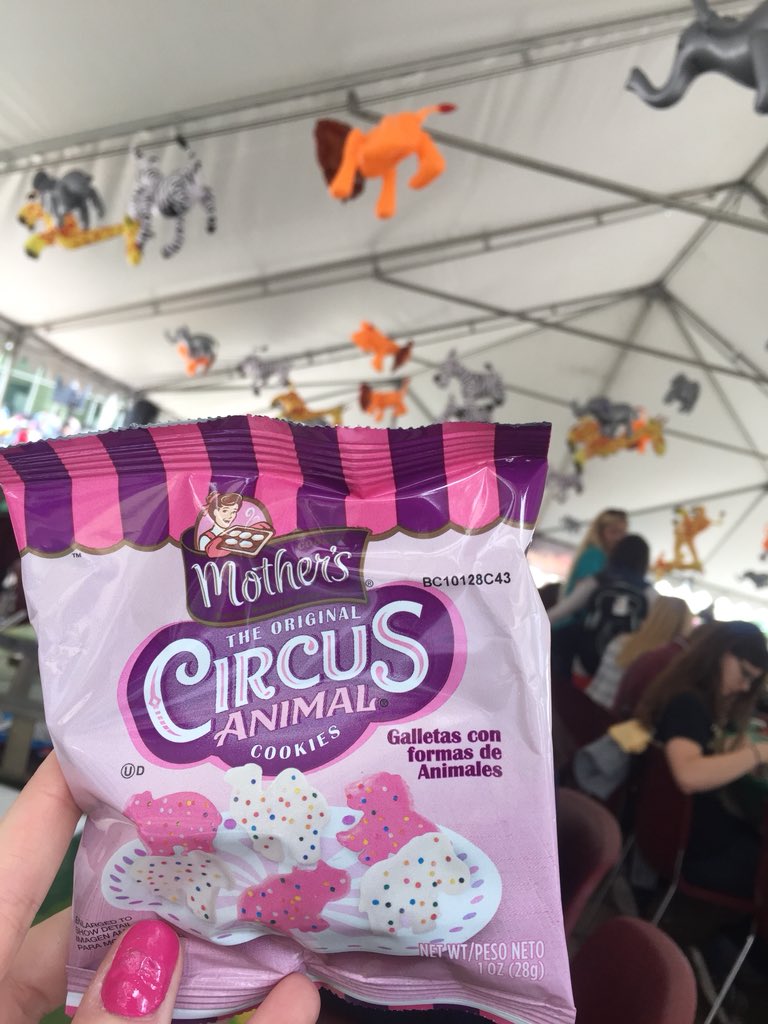 kelly_corrinn's tweet photo. yummm @TAMU_UC #MSCBDAY2018 https://t.co/eZ0lKlpPMb