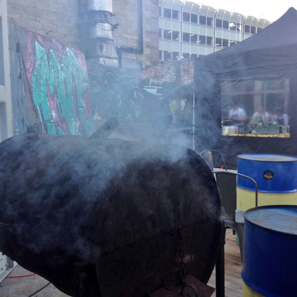 HawkerYard's tweet photo. MAN LIKE BAILEY ssssssscchhmmmokin' all night at the Yard tonight!!

'Longside @TheButchersSon...

From back a yard to #hawkeryard!!
#jerk #bbq #steak #streetfood #cocktails https://t.co/n1Jy2Tmt26