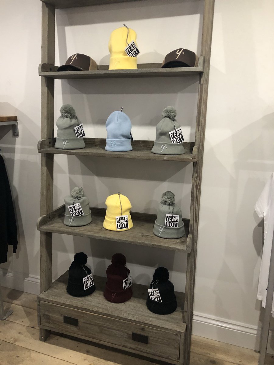 YorkFashionWeek's tweet photo. If youโre in town this sunny evening, pop into @YearDotClothing . This is a new menswear store that is enhancing #Swinegate with its urban, casual wear.
Drop in before 8pm to enjoy drinks, music and meet the team.
#yfw18 #visityork #yorkshop https://t.co/E0ifeRMtuc