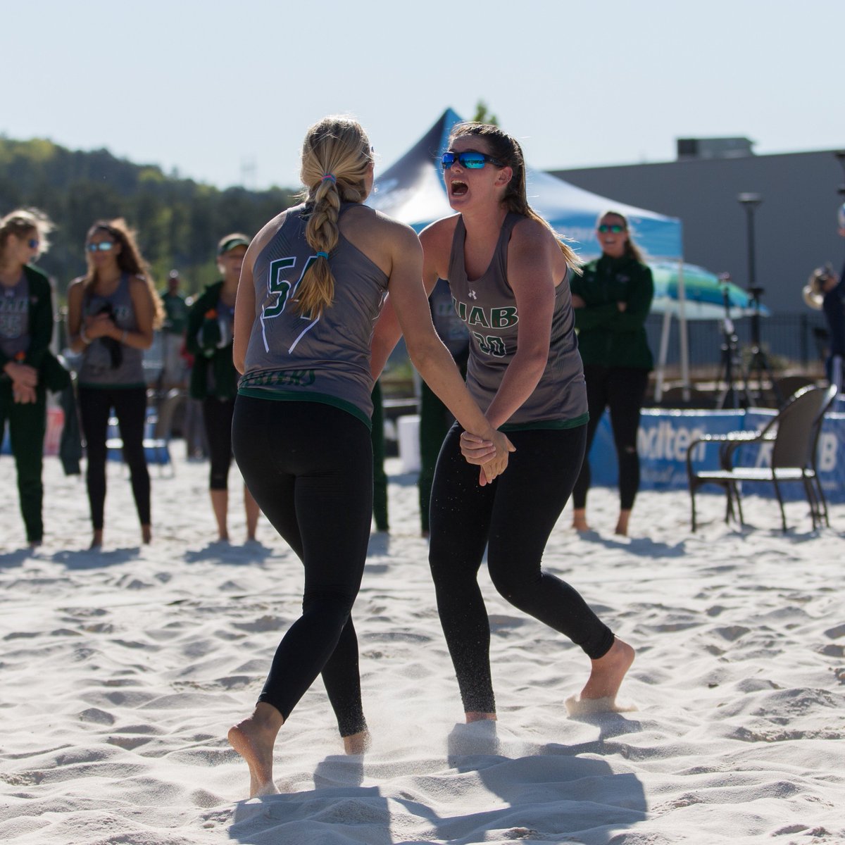 UAB_BVB's tweet photo. Match ✌️ at the #CCSABeachVB Tournament coming up in 15 minutes vs. College of Charleston

1️⃣: Adams/May
2️⃣: Logoleo/Bognar
3️⃣: Moreno/Martinez
4️⃣: Buckland/McClure
5️⃣: Napolitano/Pringle https://t.co/vJpf8hGCjU