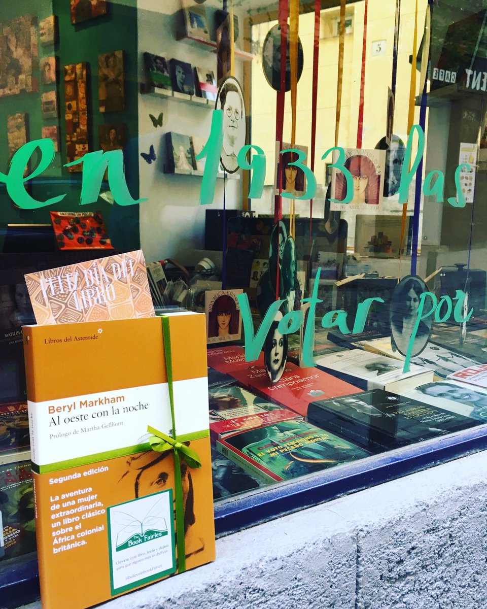 bookfairies_es's tweet photo. Primer libro en la librería @LibreFeminista de #madrid 💚 @LibrosAsteroide #bookfairiesreadingAfrica #ibelieveinbookfairies https://t.co/643r3BPOck