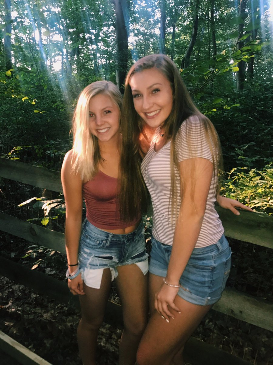 maddyhumbach's tweet photo. Happy cake day dani!!!!! @danistevens10 !!!! i hope today is as amazing as you are!!! miss you like crazy #guru4ever ππππ https://t.co/4PQ9Y1GQCP