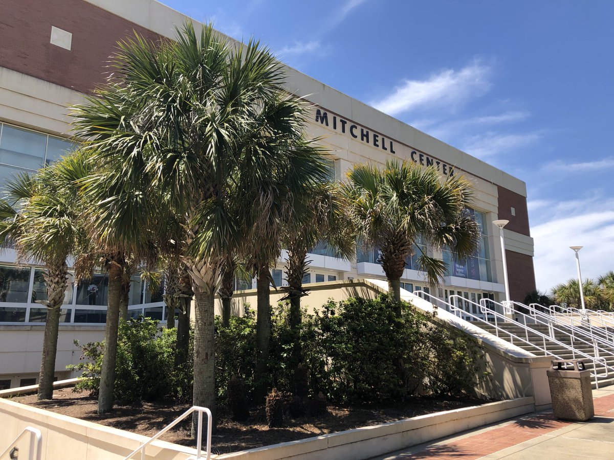 SouthAlabamaWBB's tweet photo. No such thing as a bad day on a campus this nice! #WeAreSouth 🐾🐾 https://t.co/mnJokEOSlV