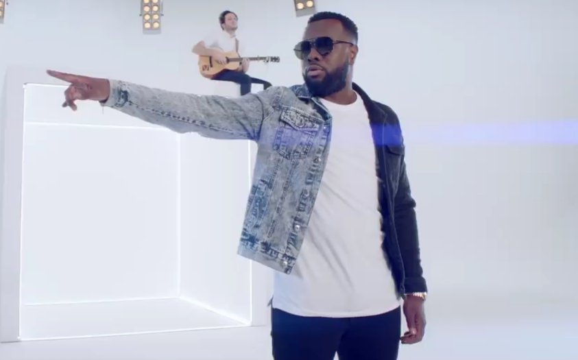 Charlen15424639's tweet photo. Le clip de Maître gims &amp; Vianney "la même" et disponible le lien ici 👇
https://t.co/BNRTNSl7JR 🎤📹 https://t.co/1f5gU06oJB