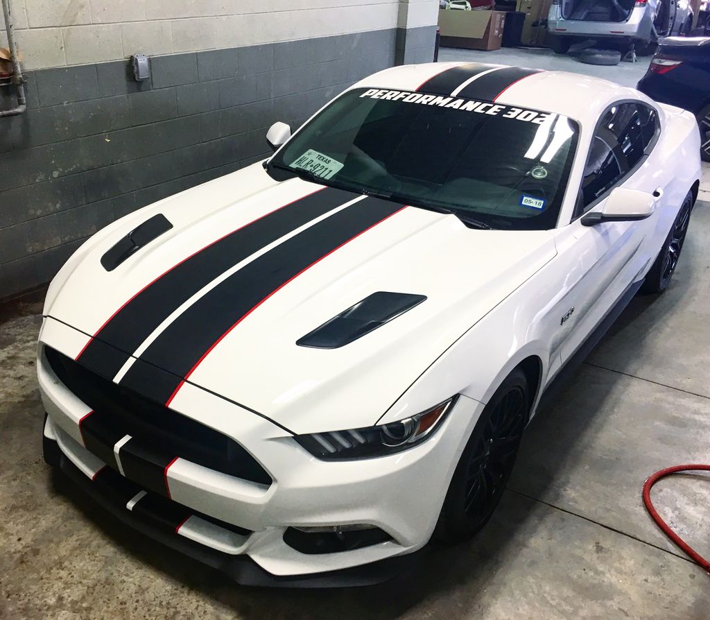 ShineGraffix's tweet photo. Matte black stripes  #mustang #ford #gt #americanmuscle #shelby #mustanglife #mustanggt https://t.co/kCkAFftycs https://t.co/VKMnTPUiZo