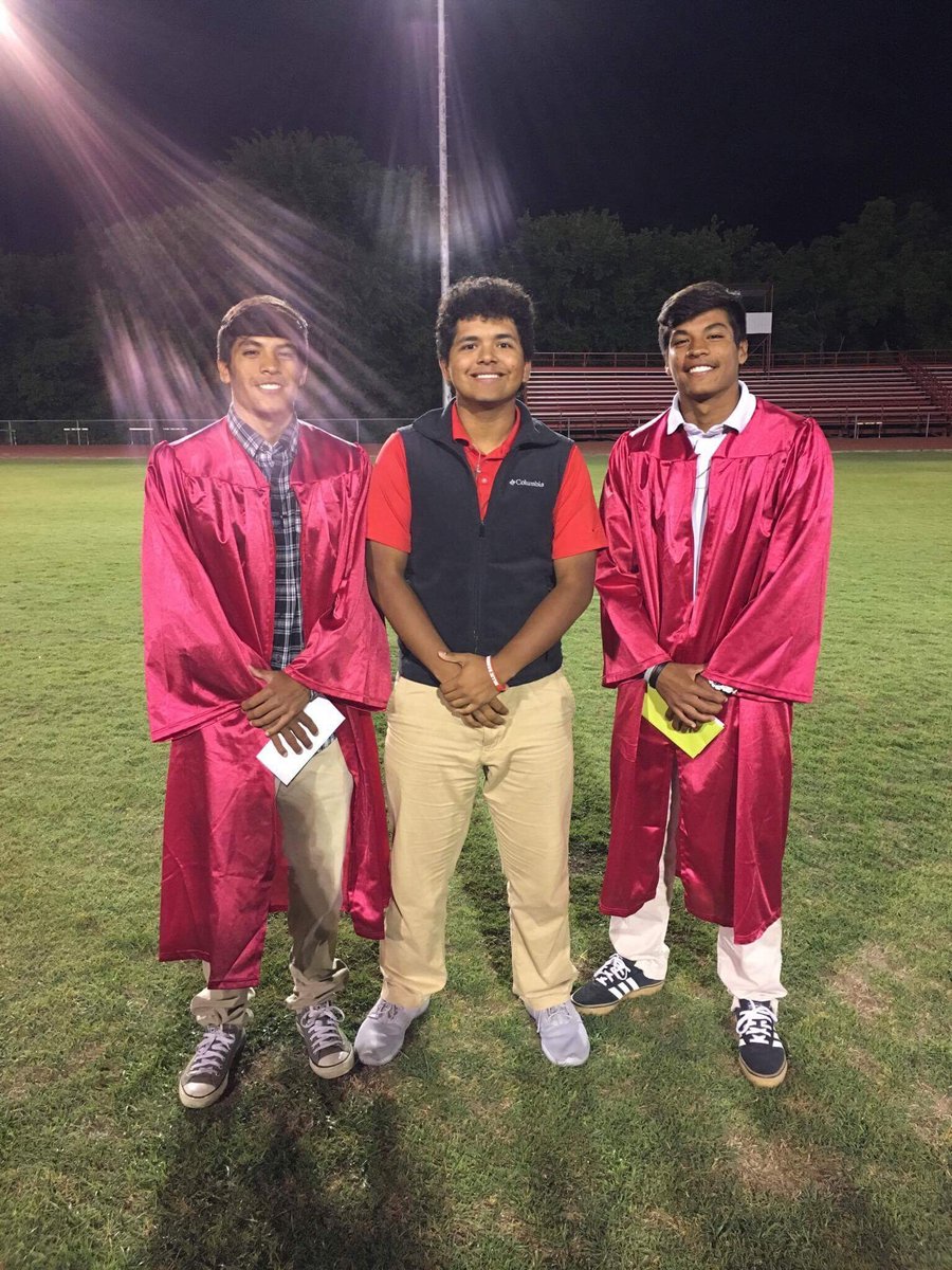 luis_diosdado9's tweet photo. Happy birthday to two of the people in my life that I know will always be by my side til the day I die! @mark_robles6 @michael4robles https://t.co/ugg34DRUVE