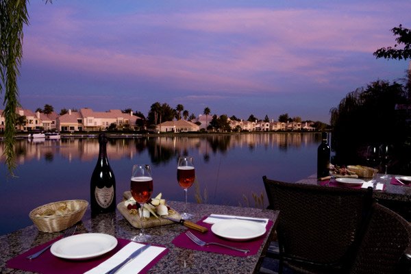 BestofVegas's tweet photo. Discover 10 romantic restaurants that will be sure to make your honey happy https://t.co/LMHlS1efpK #VegasGuide https://t.co/zfZMUEUKLZ