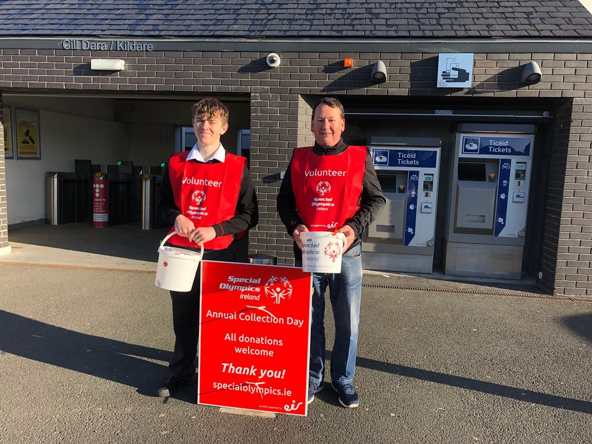 TrionaH27's tweet photo. Happy volunteers in Kildare town today @SOLeinster #PlayYourPart #NationalCollectionDay #TeamLeinster https://t.co/apK0NVsFkl