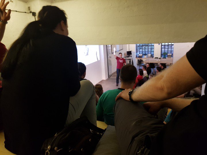 dolgelukkig's tweet photo. Listening to @lucasartoni. Be easy to find and hard to get #WordPress Meetup at #WPBGD @WPSerbia https://t.co/uKU8VfW1TL