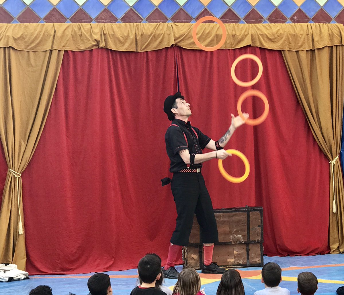 ajmalgrat's tweet photo. El circ petit amb "The CircPàtics" desperta el riure a petits i grans 

#malgratdemar #MalgrART18 https://t.co/IAZTtVKrZO