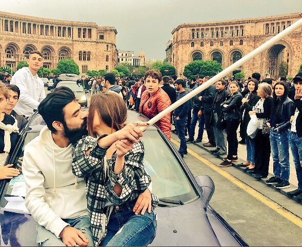 SupportArmenia's tweet photo. Armenia Protest ✊🏼🇦🇲
#ArmeniaProtests #Armenia #Armenie #Yerevan https://t.co/4LuGWvYehS