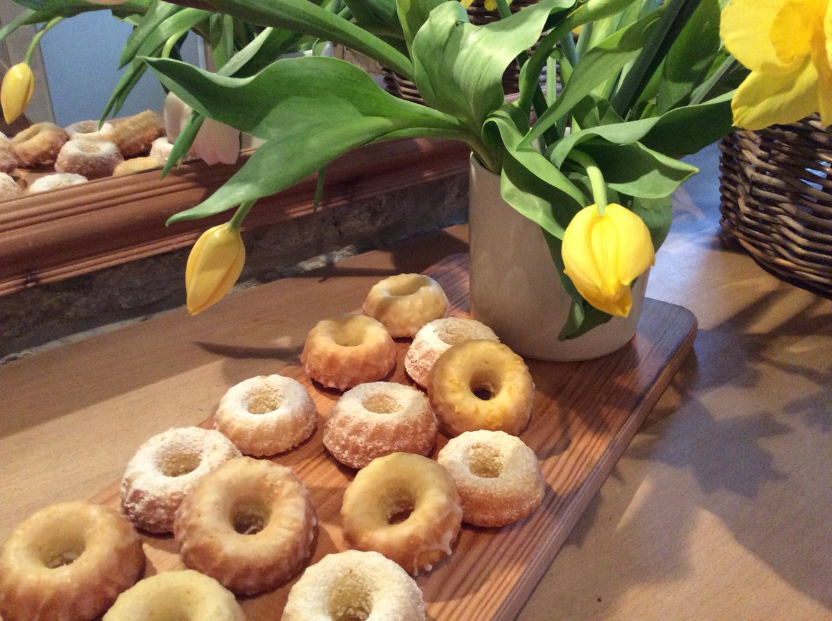 bakebybuffy's tweet photo. Trying lemon bundt cakes for the first time, using #makeminelemon recipe. Light and tasty. https://t.co/yEPvndaM9S