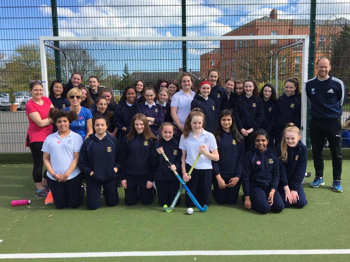 stmarysglasnev's tweet photo. Our 1st and 2nd year hockey players took part in a Hockey Skills Challenge with @irishhockey this afternoon. #hockeyinthesun#skills #trickswithsticks https://t.co/pZHAofHPoT