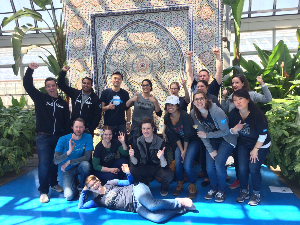 gpconservatory's tweet photo. Huge thanks to @salesforce for bringing a group of volunteers to help with potting up water lilies this morning. Thanks for being super stars and all your continued support! #nationalvolutneermonth #DoAtGPC https://t.co/k73A5OwcZP