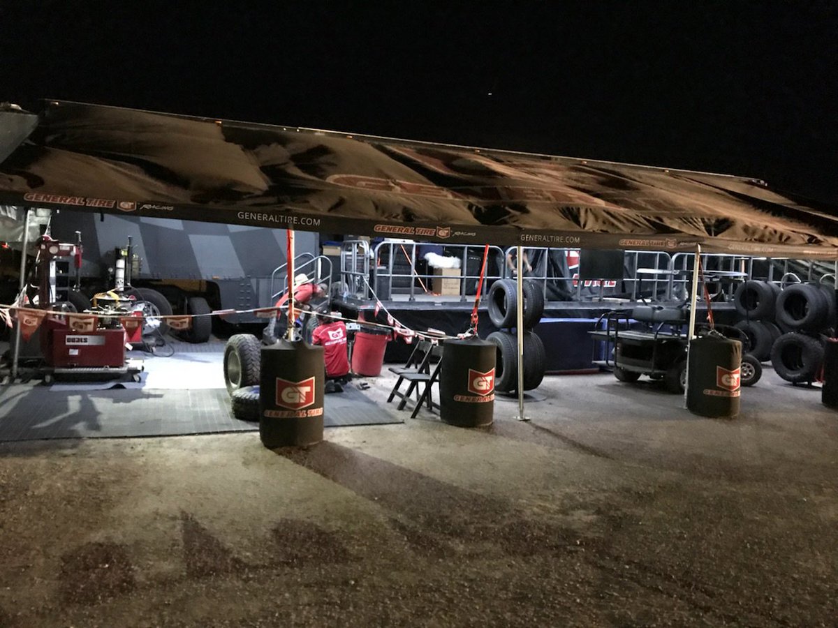 BoogeyLights's tweet photo. Before and after ➡️ #boogeylights installation by @TheRVLoft for @GeneralTire ⚡💡 #boogeylightscustom #generaltire #thervloft #rulethenite https://t.co/9yvU2uGE3S