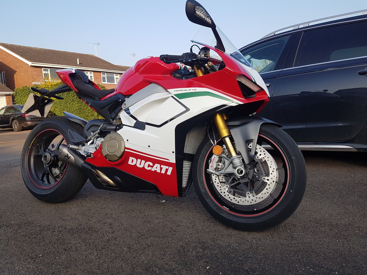 Over 15 degrees: check. Time to go home: check. Need to ride a new v4 panigale: check. <a href="/ducatiuk/">Ducati UK</a> speciale just been pdi'ed: PERFECT!!