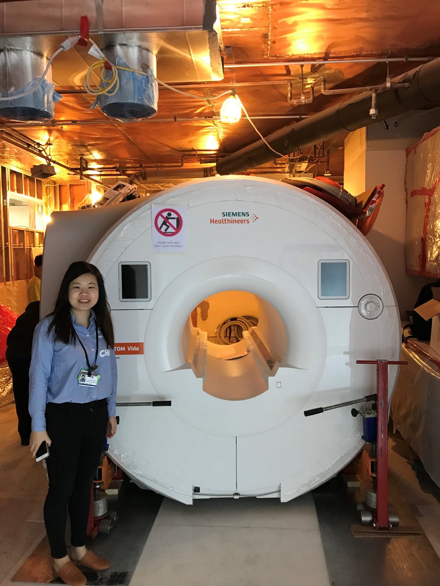 csmcbiri's tweet photo. PHOTO OP with the brand new VIDA Scanner π€© π #ResearchImagingCore #csmcbiri We are rolling out the red carpet for this one! #FridayFeels https://t.co/wv4sd0W4kQ