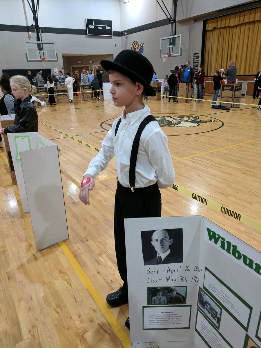 McCordsvilleES's tweet photo. Famous Hoosier Interactive Wax Museum! What a great way to learn! #indianahistory @mvcsc_district @Dr_ShaneRobbins https://t.co/ewVG8g5mJr