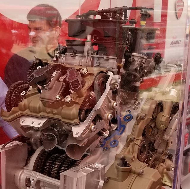 tmagicline's tweet photo. #howanengineworks https://t.co/6K5WN20U0N