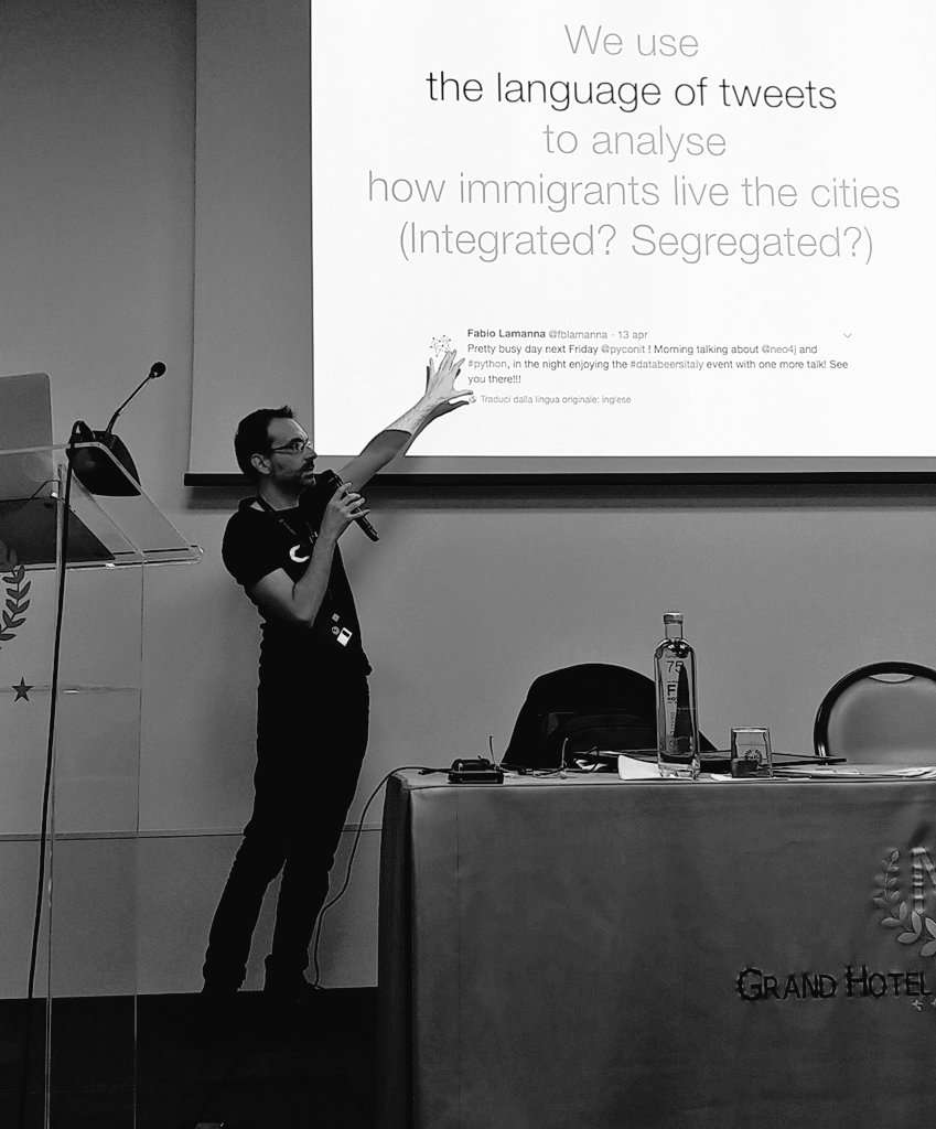 databeerstorino's tweet photo. #dbitaly - @fblamanna talking about #immigrants #analysis using #twitter #data @DataBeersVCE #databeersItaly #databeers https://t.co/rjE7ySnA9Z