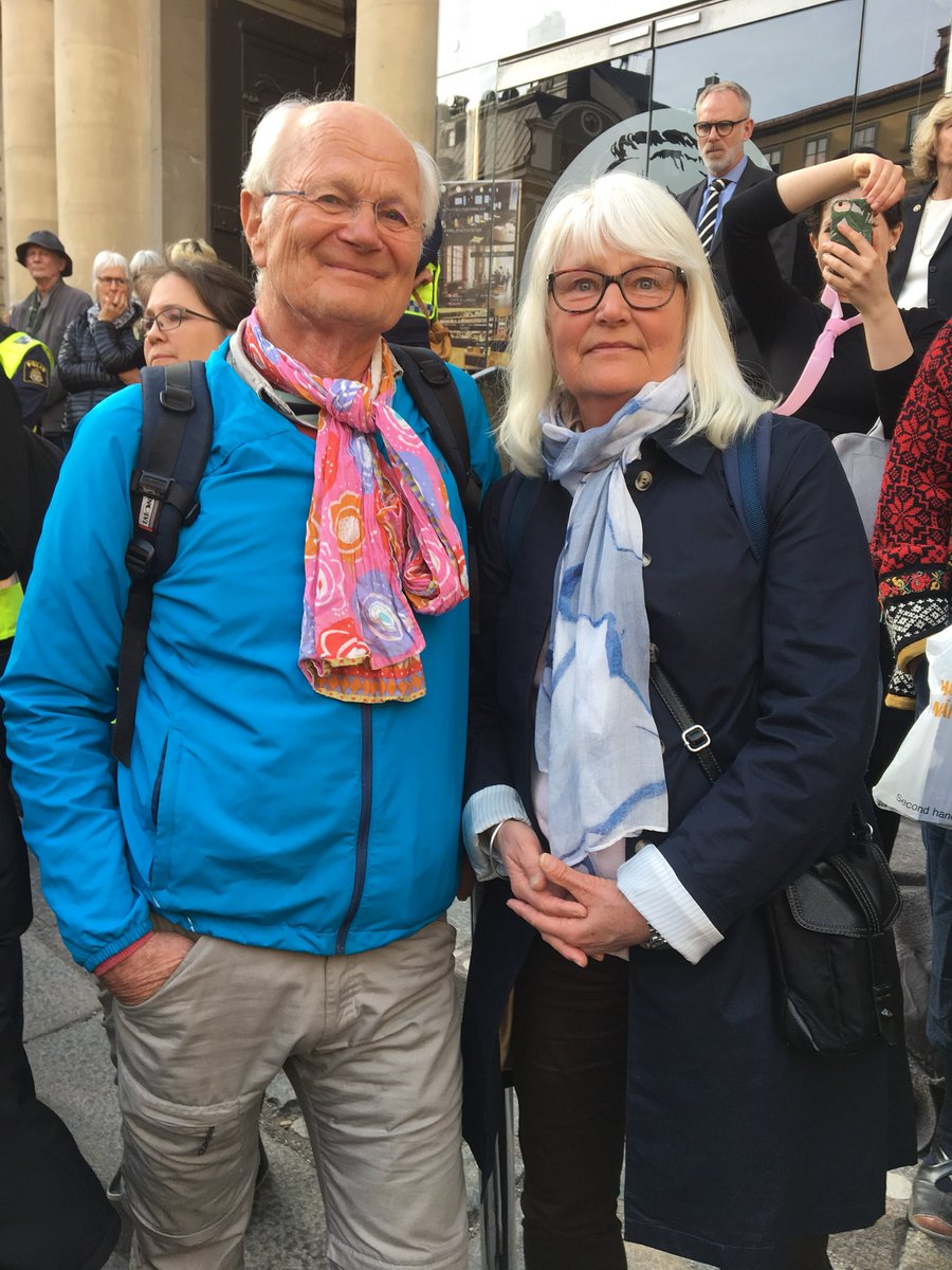 FilippaBergin's tweet photo. ’Jag är så trött på det sunkiga patriarkatet’ #knytblusfoersara https://t.co/mVldoy2dC7