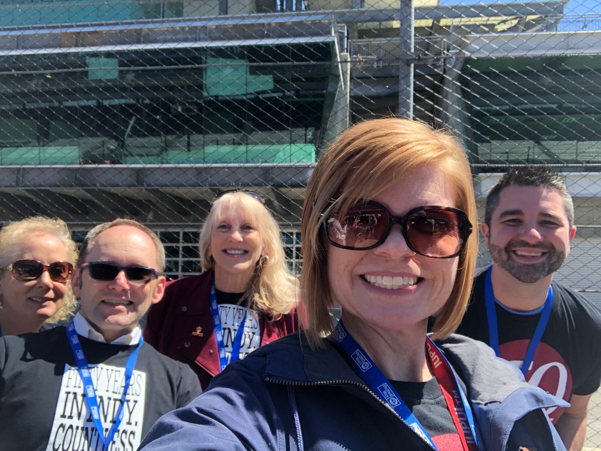 IUIndyUWay's tweet photo. My friends and I had a blast celebrating💯years of @uwci at @IMS and participating in this one of a kind living piece of art! #iupuiuwci100 https://t.co/6AAHewFJUS