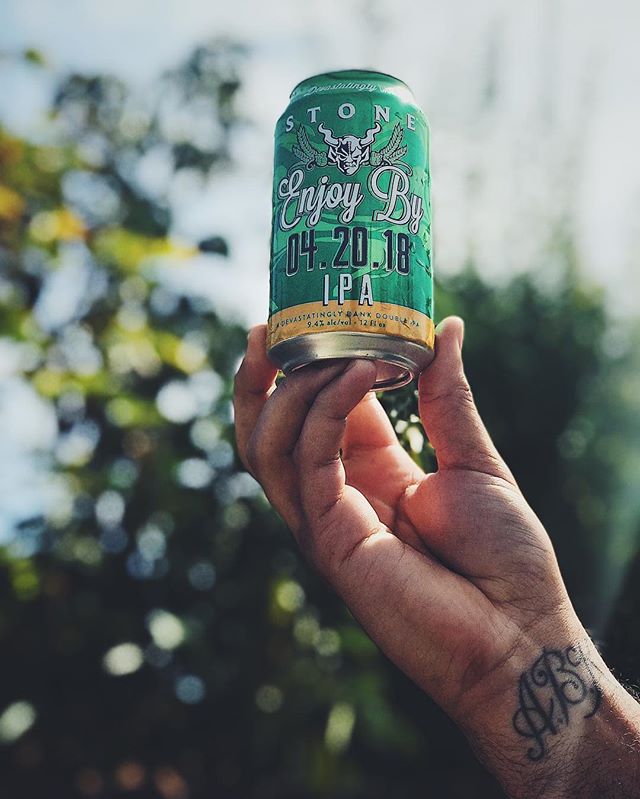 StoneBrewing's tweet photo. Happy "Last Day To Drink Stone #EnjoyBy 04.20.18 IPA" Day! And cheers to everyone who tagged us in their #DevastatinglyDank pics.
📷 IG | boozedandbitten, craft_n_roger, ankle_life, travels_beers_bazingas https://t.co/EAXNbeq3zl